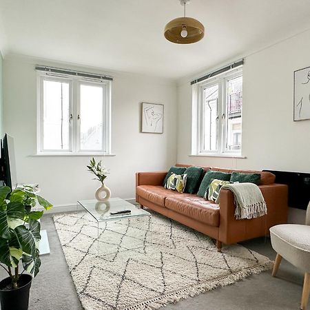Luxury 2 Bedroom City Centre Apartment - Secure Parking - Amazing Location! Canterbury Exteriér fotografie