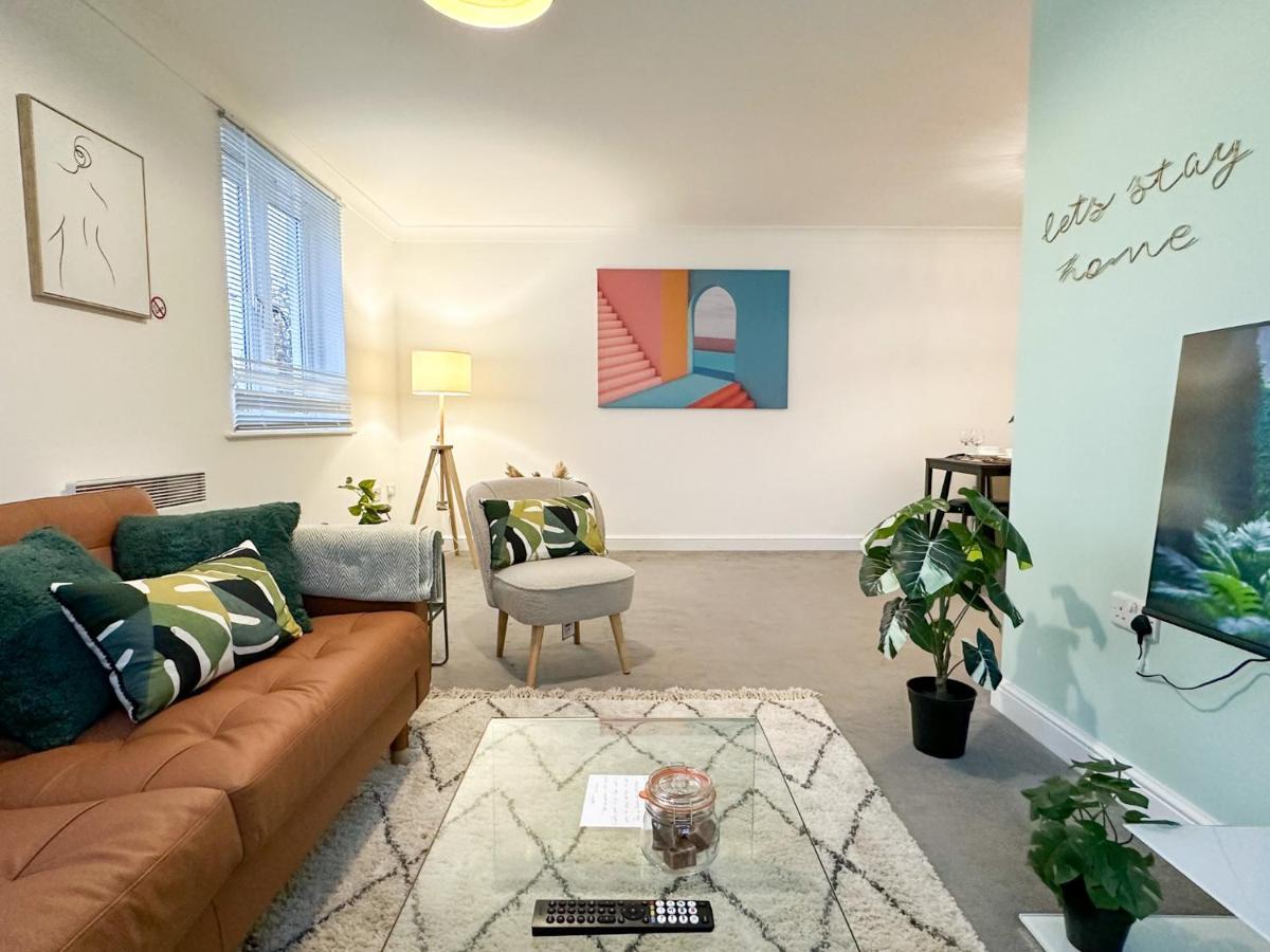 Luxury 2 Bedroom City Centre Apartment - Secure Parking - Amazing Location! Canterbury Exteriér fotografie