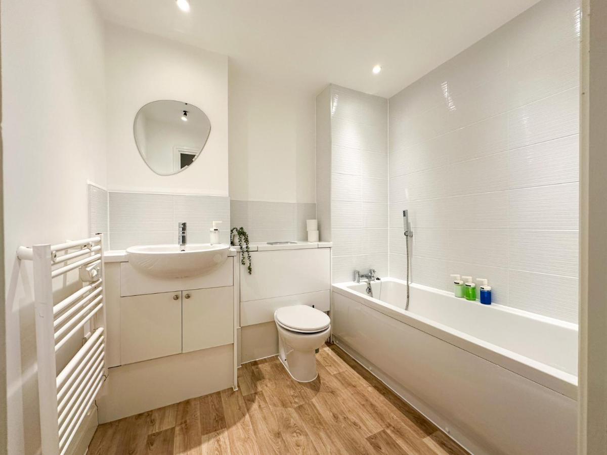 Luxury 2 Bedroom City Centre Apartment - Secure Parking - Amazing Location! Canterbury Exteriér fotografie