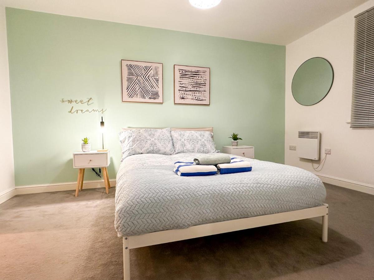 Luxury 2 Bedroom City Centre Apartment - Secure Parking - Amazing Location! Canterbury Exteriér fotografie