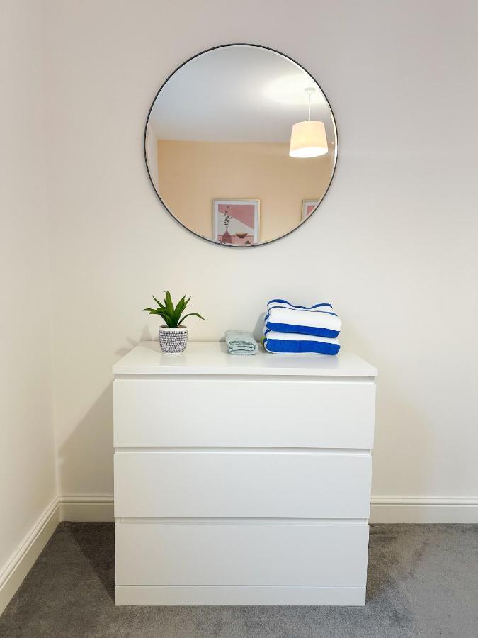 Luxury 2 Bedroom City Centre Apartment - Secure Parking - Amazing Location! Canterbury Exteriér fotografie