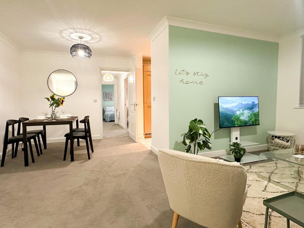 Luxury 2 Bedroom City Centre Apartment - Secure Parking - Amazing Location! Canterbury Exteriér fotografie