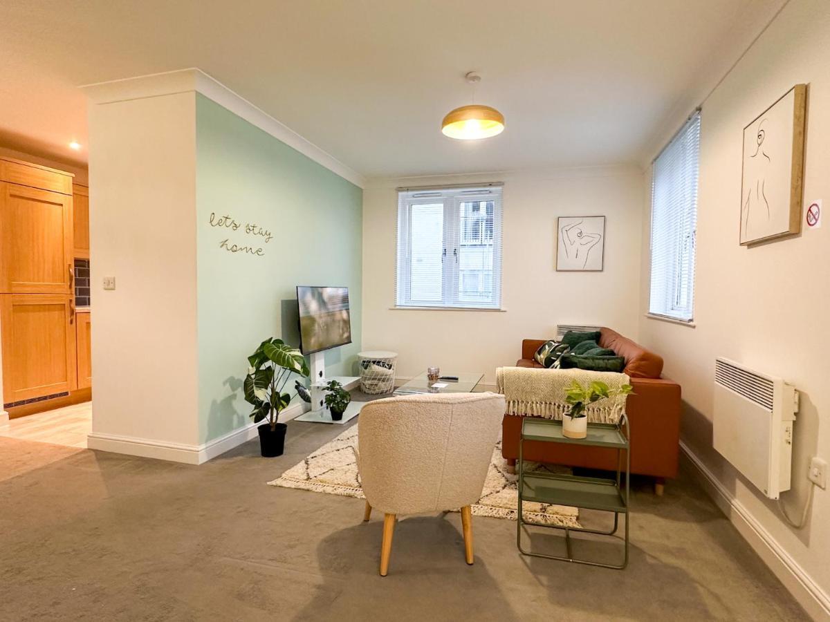 Luxury 2 Bedroom City Centre Apartment - Secure Parking - Amazing Location! Canterbury Exteriér fotografie