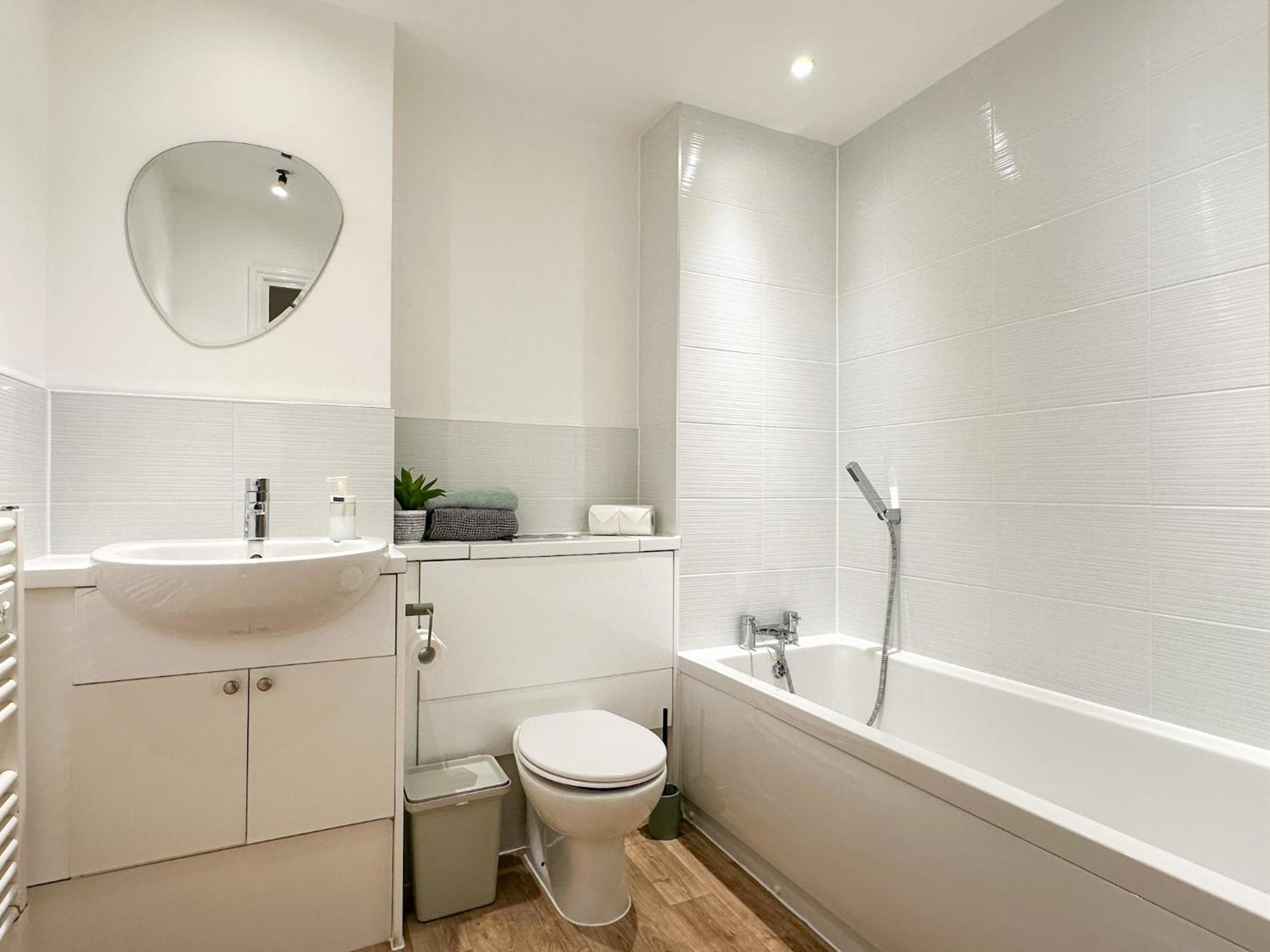 Luxury 2 Bedroom City Centre Apartment - Secure Parking - Amazing Location! Canterbury Exteriér fotografie