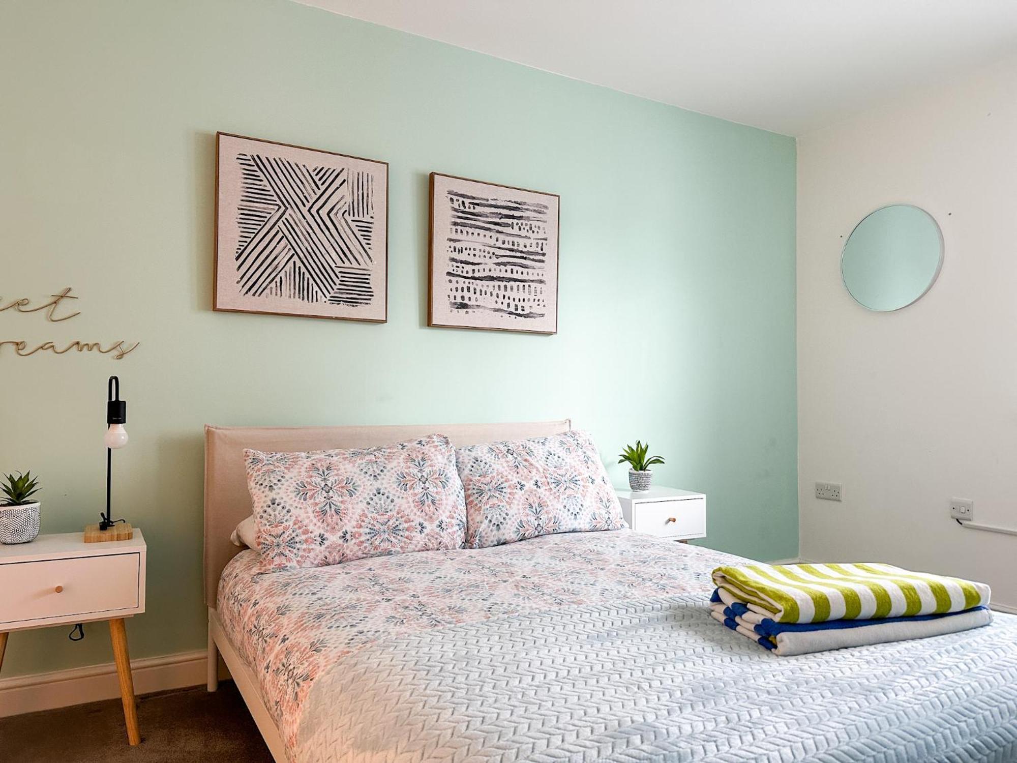 Luxury 2 Bedroom City Centre Apartment - Secure Parking - Amazing Location! Canterbury Exteriér fotografie